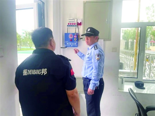 通过两年间与群众打交道的经验累积,济南郭店派出所民警魏廉将自己从“i人”练成了“调解达人”